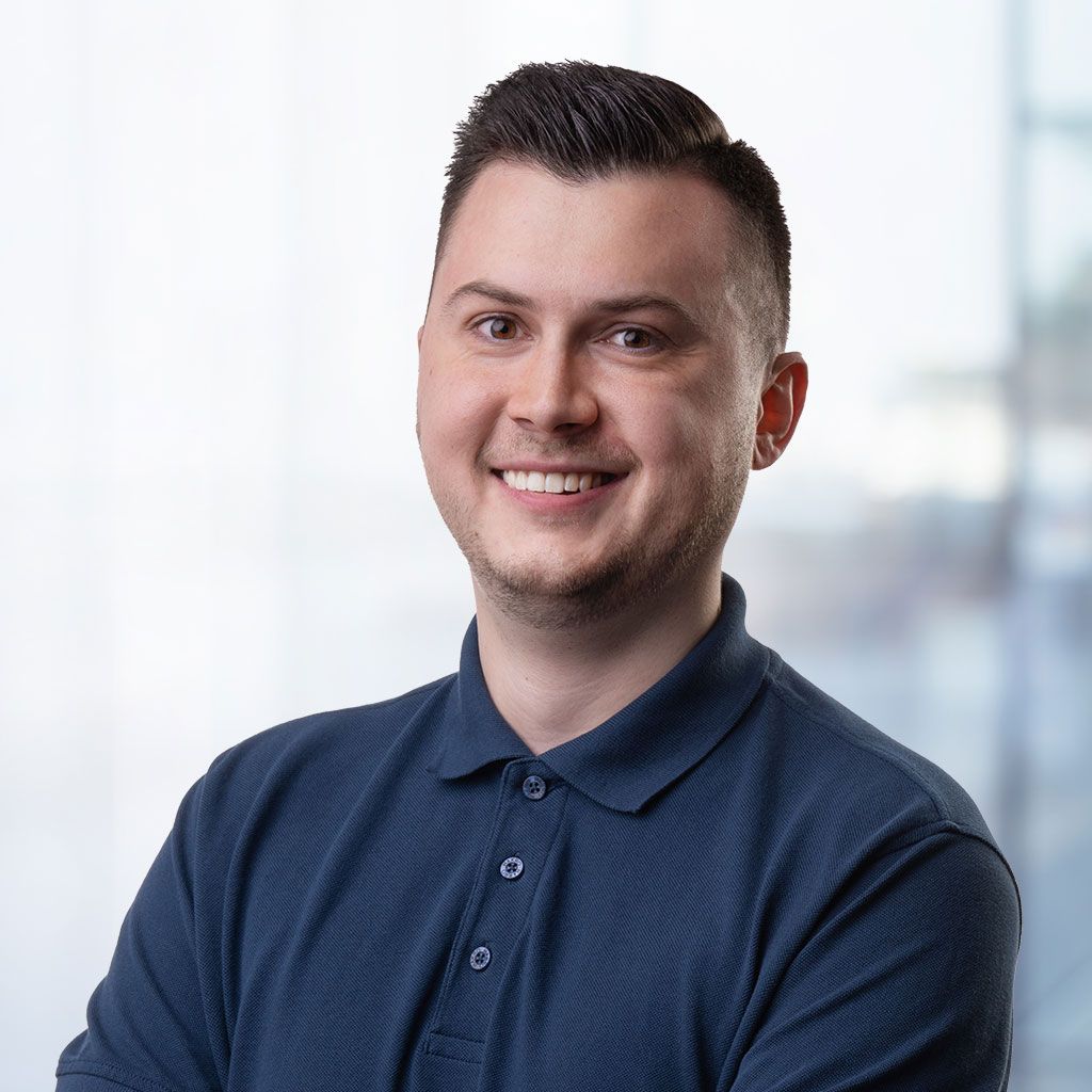 Portraitfoto von Erik Balscher aus dem Team Flachglas Luhe