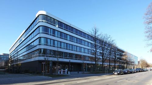 2022-01_WernbergReferenz_TuevSued_Newton_aussen_04.jpg